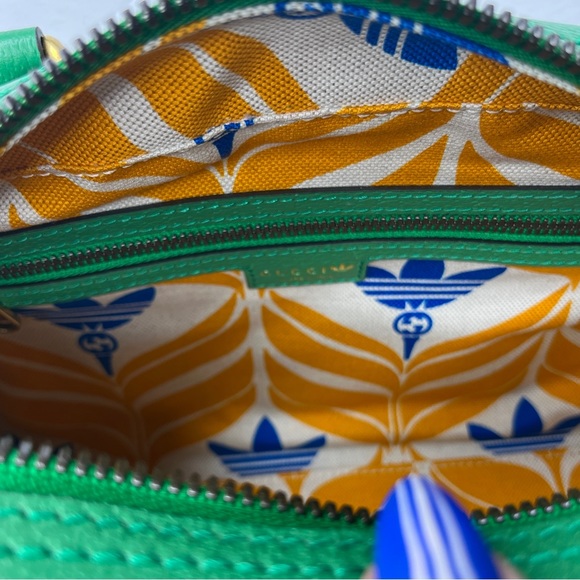 GUCCI x Adidas Green Logo Duffle Bag 727558 Collaboration Collector Strap Zip - Picture 10 of 16